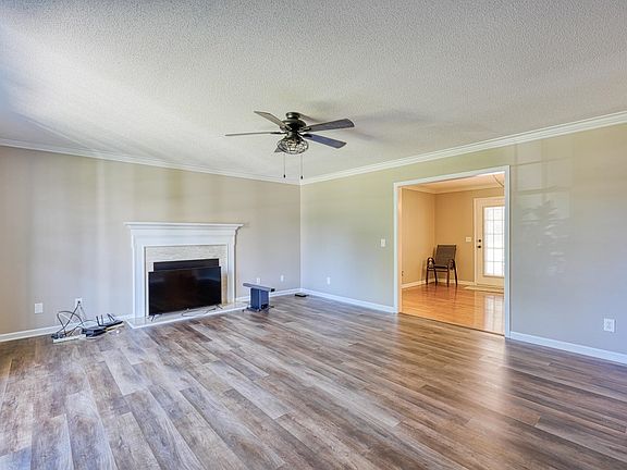 5th image of 137 Greenway Dr