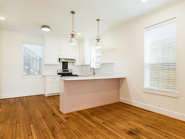 2516 Avenue K #1 — Photo 8