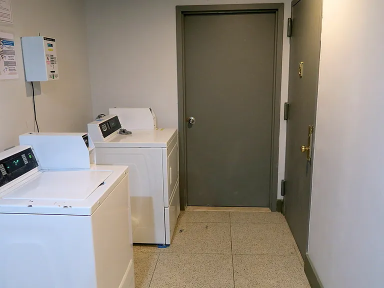 112 Manhattan Ave #3R — Photo 20
