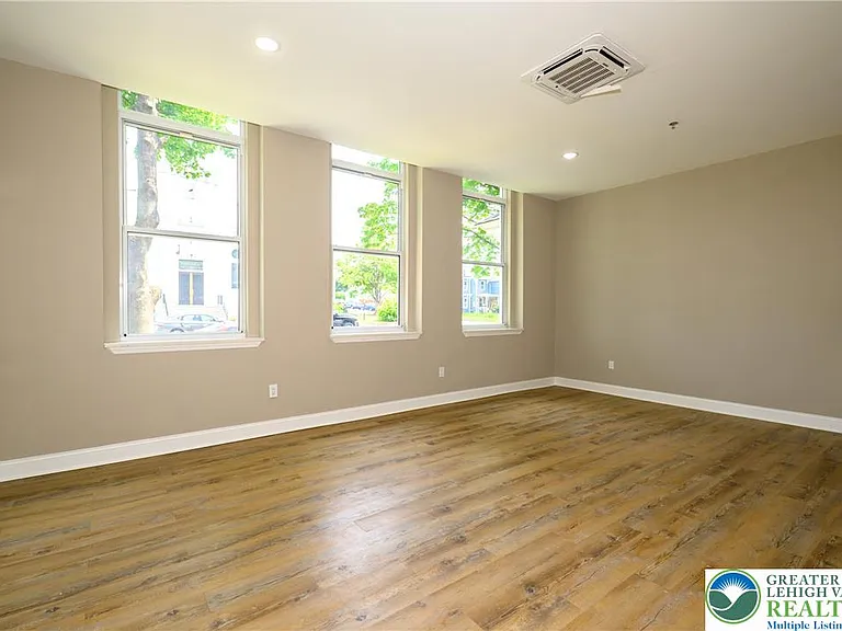 1012 2nd St N — Photo 16