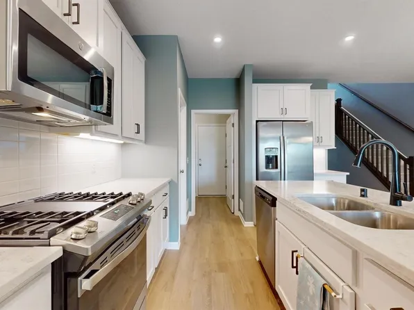 13323 Territorial Cir N, Maple Grove, MN 55369