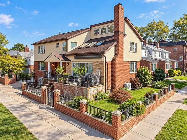 40-45 192nd #1, Flushing, NY 11358