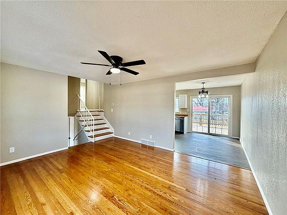 4th image of 11718 Freemont Ave
