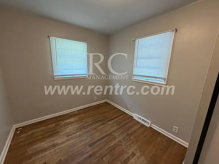 919 Martin St — Photo 13
