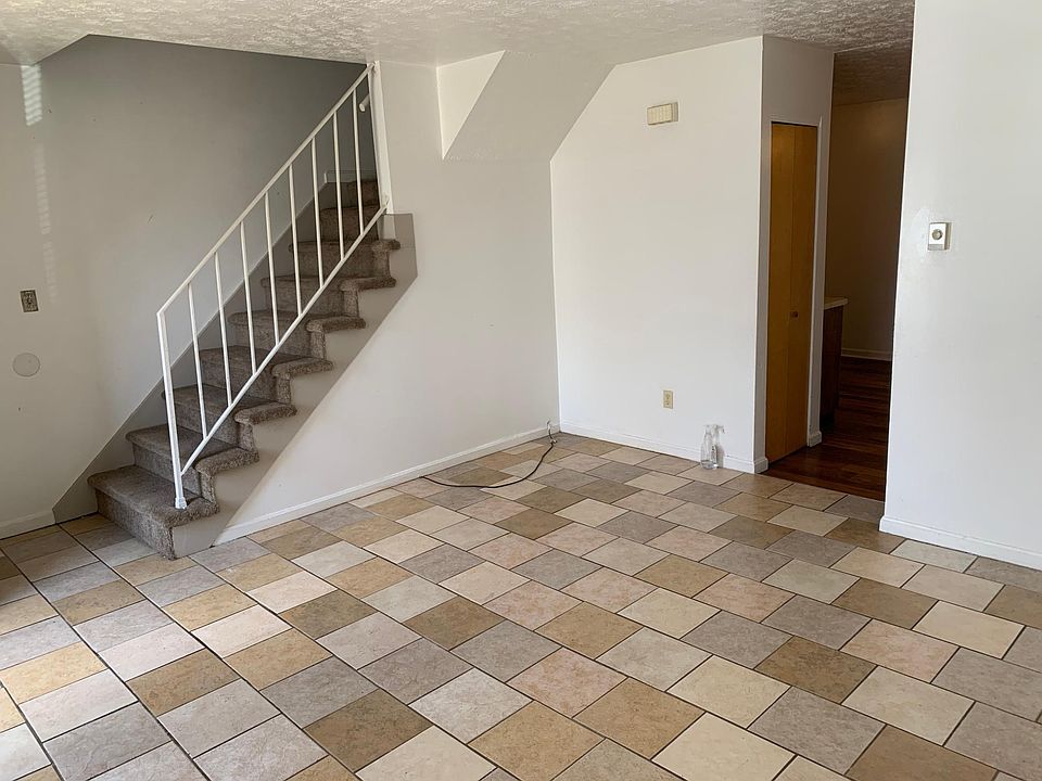 1st image of 104 Sheila Ct