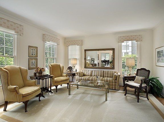 2nd image of 1498 Midway Ln