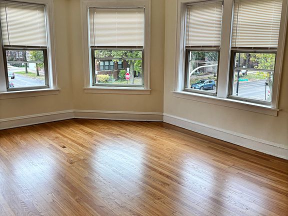 2nd image of 3935 W Wrightwood Ave APT 2