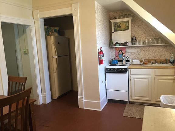 4th image of 322 W Lewis St APT 5