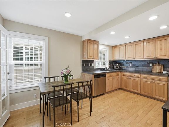 5th image of 23524 Arlington Ave