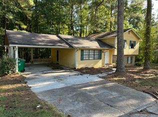 588 Cathwood Ln, Stone Mountain, GA 30087