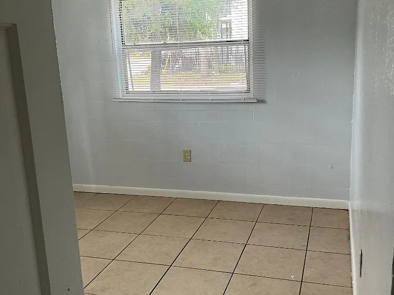 621 W South St #1 — Photo 13