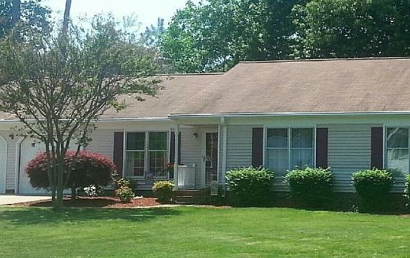 3rd image of 203 Harlan Dr