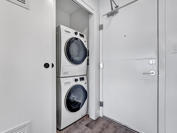 5th image of 3949 Shelbourne St #1564985