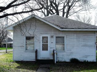 401 Grand St, Benton, IL 62812