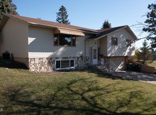 1135 N 26th St, Bismarck, ND 58501