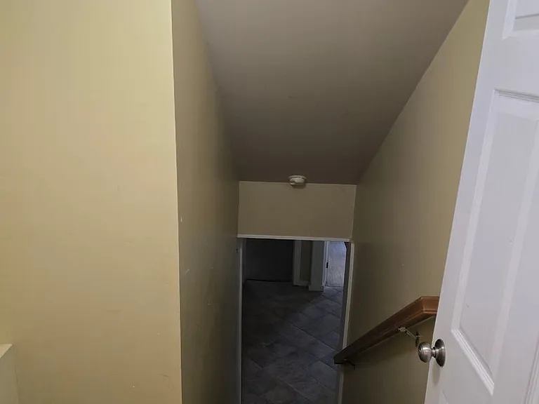 2419 Ash St — Photo 5