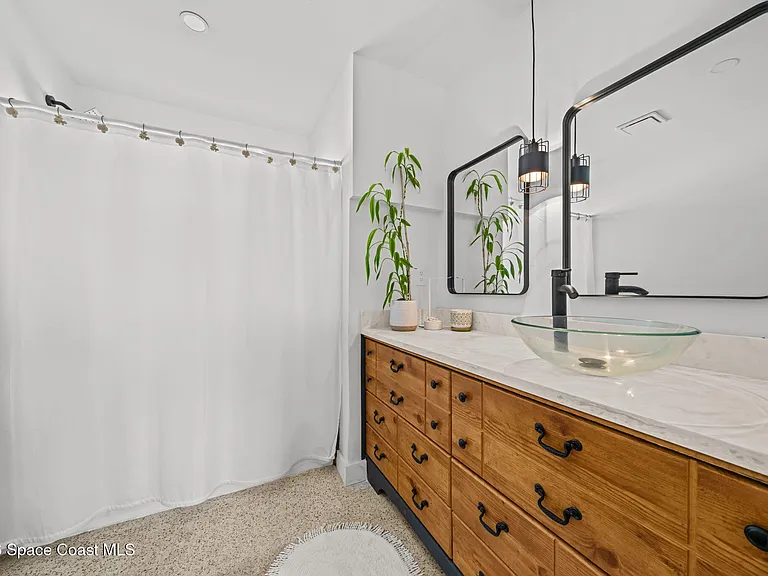 2050 Port Malabar Blvd NE — Photo 11