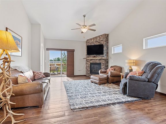 3rd image of 109 Wild Rose Ln