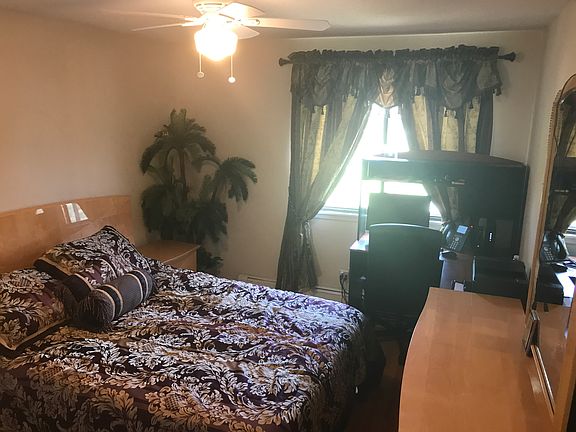 4th image of 725 W Dempster St APT 210
