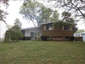 1st image of 121 Boxwood Cir