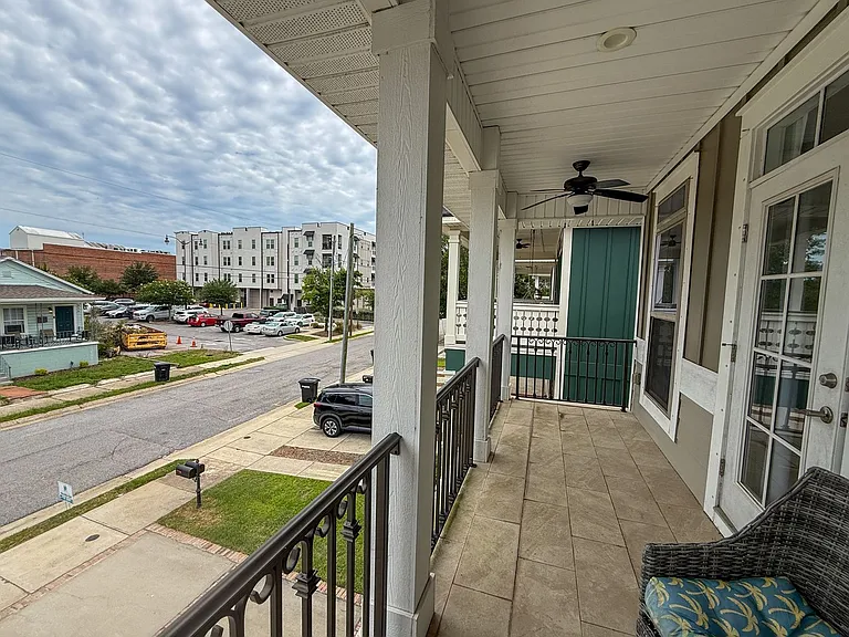 517 W Wright St — Photo 22
