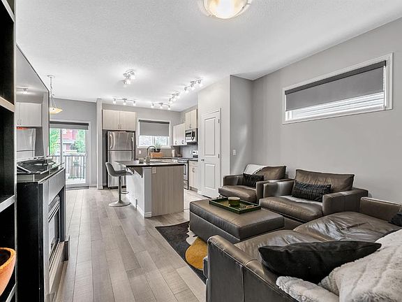 3rd image of 72 W Legacy Mews SE