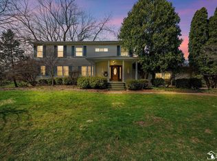 6925 Kirtwood Dr, Temperance, MI 48182