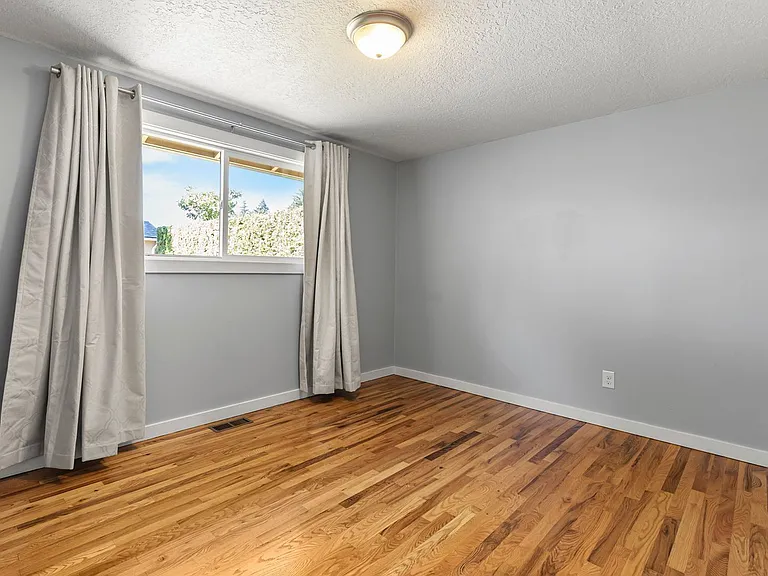 19316 NE Couch St — Photo 18