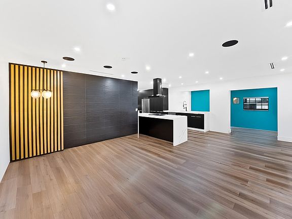 4th image of 4411 Thomas Street
