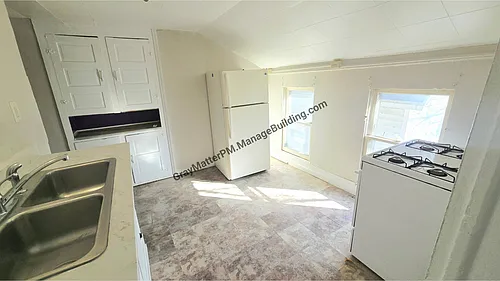 2223 Peach St #3 Photo 1