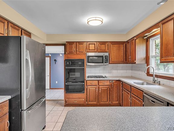 4th image of 3773 Sowles Rd