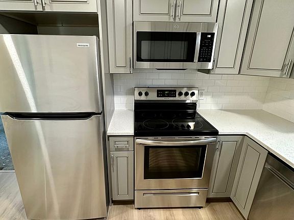 2nd image of 656 Childs Ave #656CHILDS-