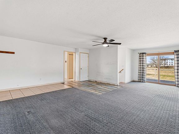 5th image of 406 N Crawford Rd