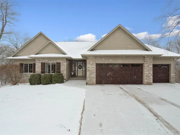 1556 Turkey Ridge Ct NW, Swisher, IA 52338