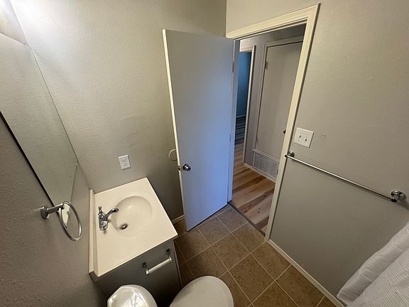 5th image of 2800 W 4th St APT C