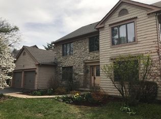 6804 Red Pine Trl, Darien, IL 60561