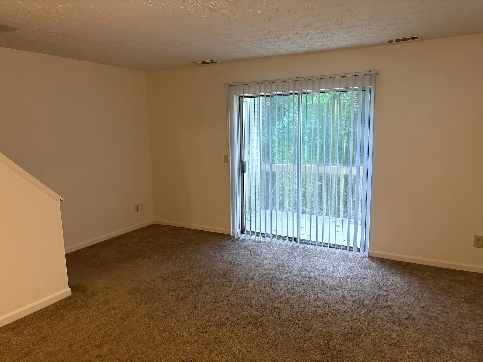 2 bed, 2.5 bath, 1050 sqft, $1,365 — Photo 3
