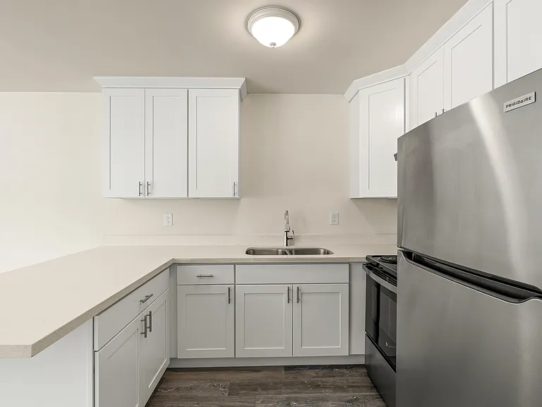 522 W Cushing St #1 — Photo 7