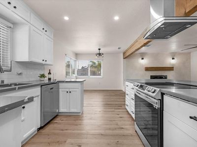 652 E Portals Ave, Fresno, CA, 93710