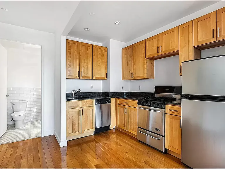 2167 2nd Ave #3B — Photo 4