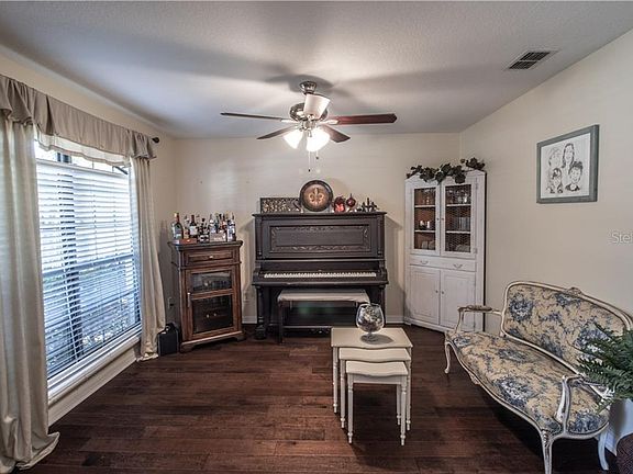 5th image of 2021 Abbey Trace Dr