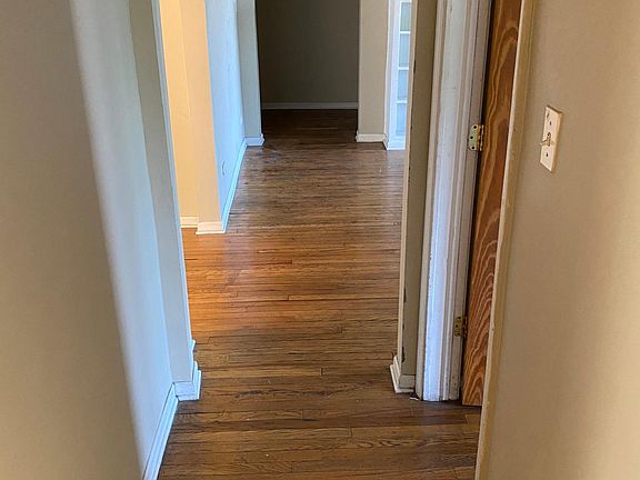 4th image of 2214 N Saint Louis Ave APT 2