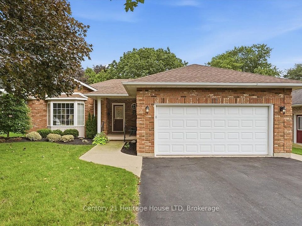 1st image of 17 Oakridge Blvd