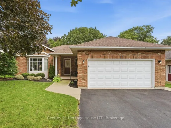 17 Oakridge Blvd, Pelham, ON L0S 1E5