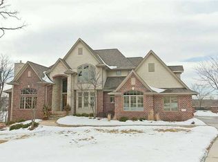 14243 Ridgemont Dr, Urbandale, IA 50323