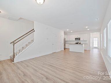 123 E Pine St, Lincolnton, NC 28092 | Zillow