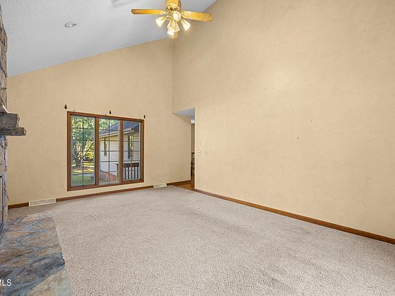 3rd image of 101 Stanmore Dr