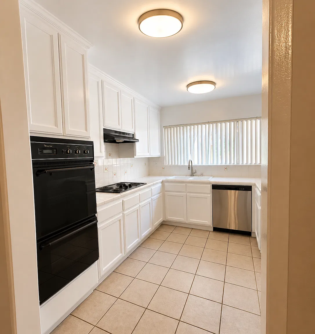 2 bed, 2.5 bath, 1300 sqft, $3,345 — Photo 4