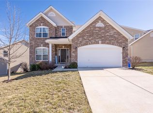 985 Meramec Grove Dr, Ballwin, MO 63021