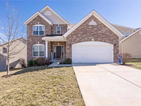 985 Meramec Grove Dr, Ballwin, MO 63021